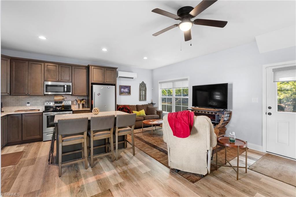 444 S Shore Drive Property Photo 9