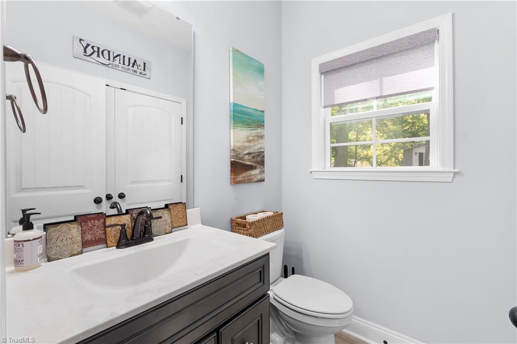 444 S Shore Drive Property Photo 11