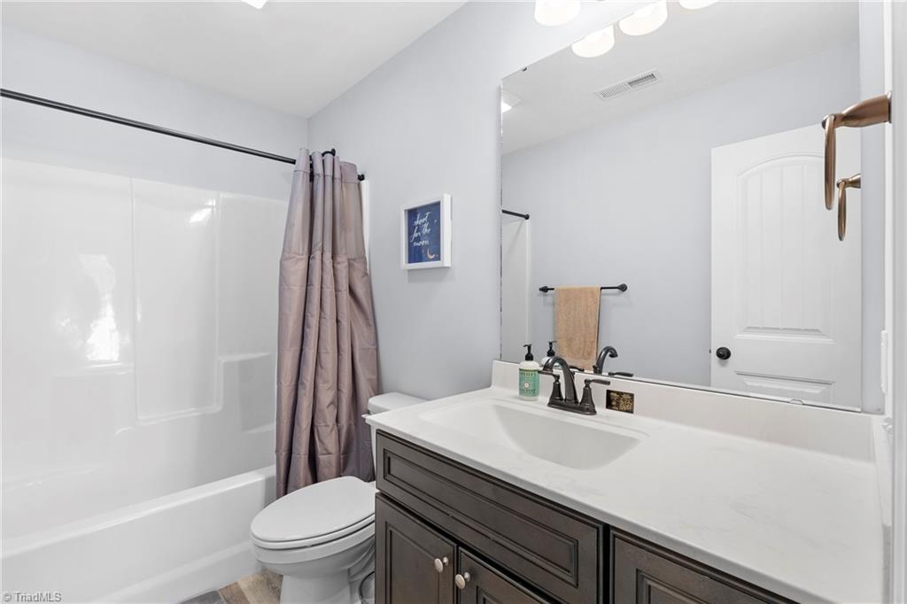 444 S Shore Drive Property Photo 12
