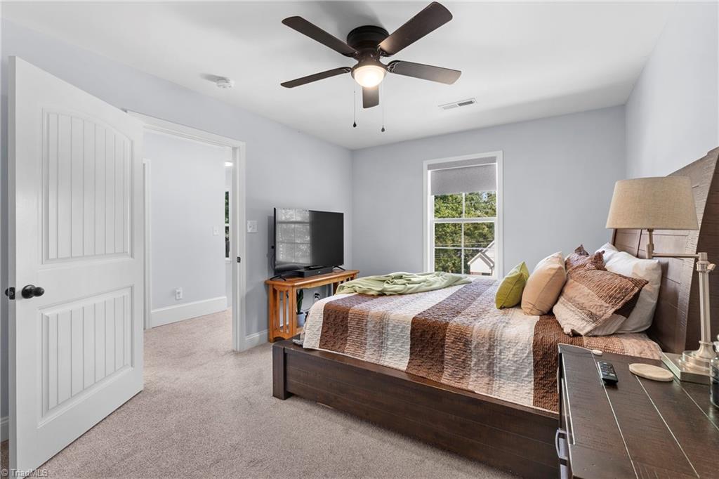 444 S Shore Drive Property Photo 14