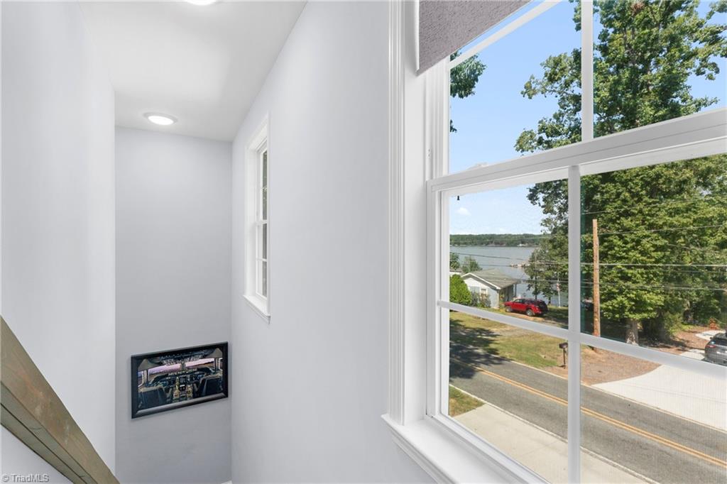 444 S Shore Drive Property Photo 17