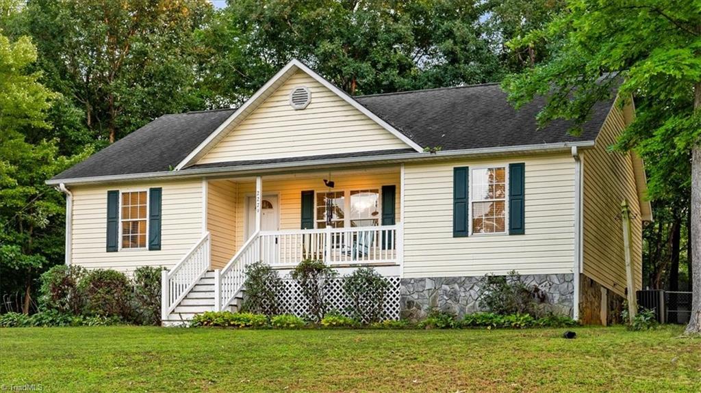 2279 Regency Drive Property Photo 3