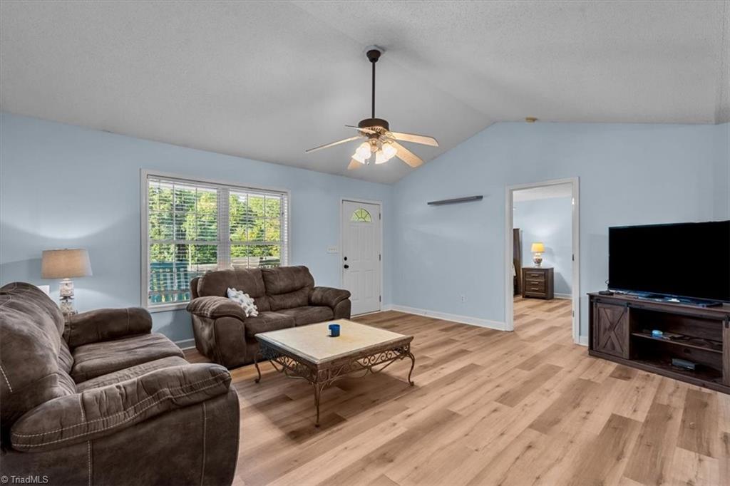 2279 Regency Drive Property Photo 6