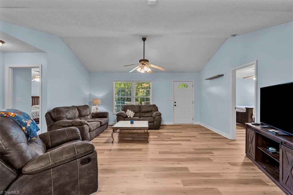 2279 Regency Drive Property Photo 8