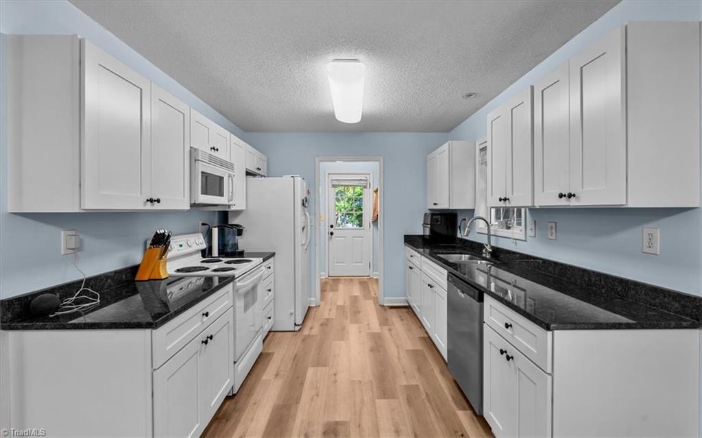 2279 Regency Drive Property Photo 9