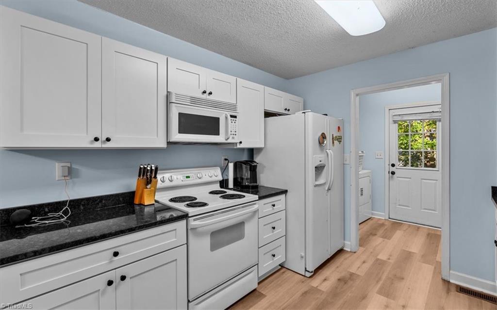 2279 Regency Drive Property Photo 10