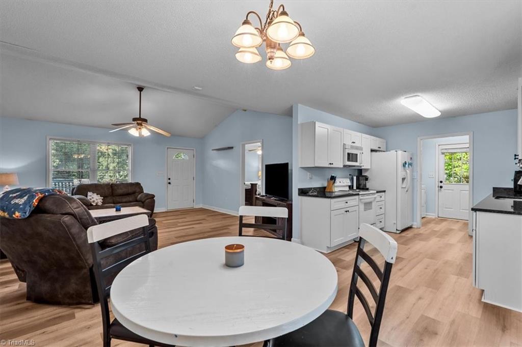 2279 Regency Drive Property Photo 15