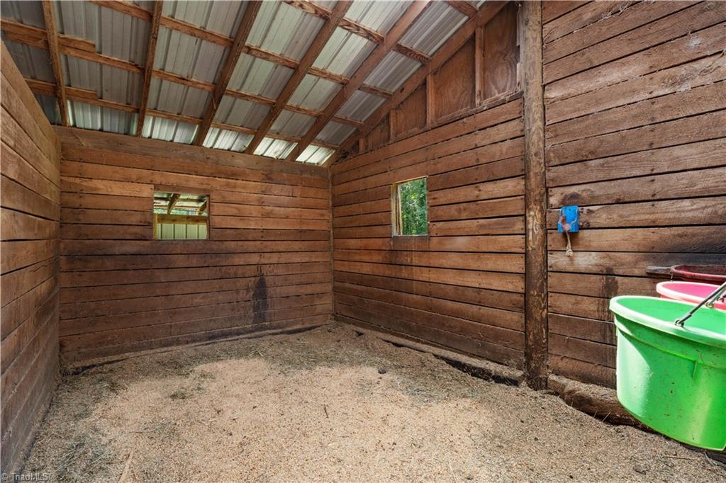 160 Palomino Trail Property Photo 34