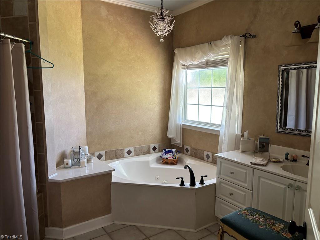 100 Cotswold Lane Property Photo 28