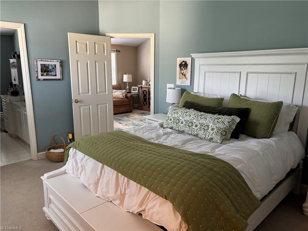 100 Cotswold Lane Property Photo 32