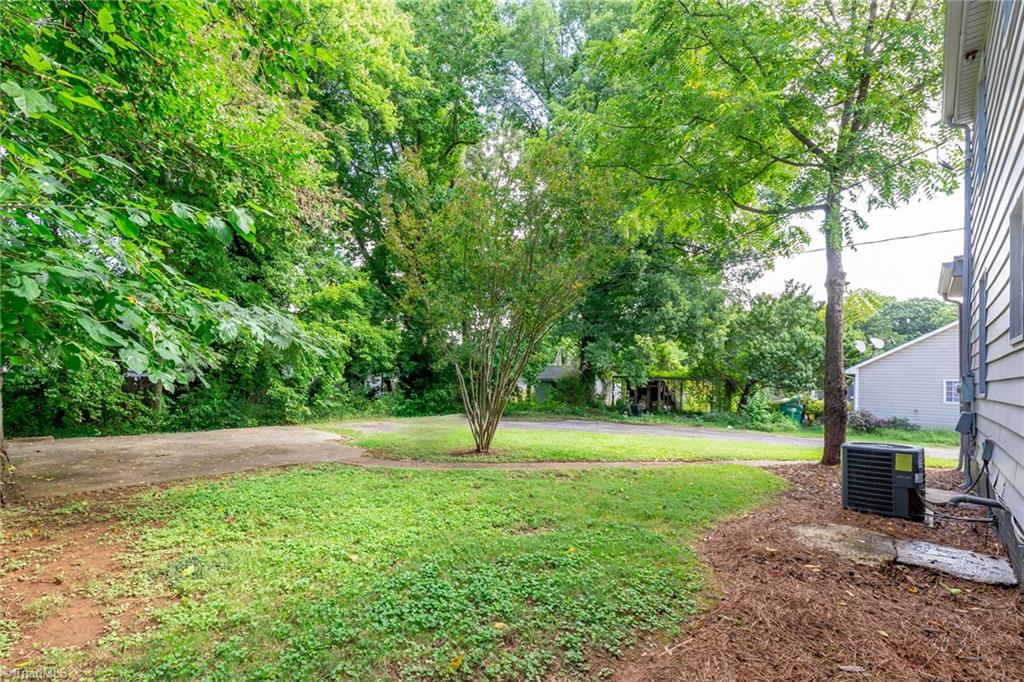 213 E Moore Avenue Property Photo 30