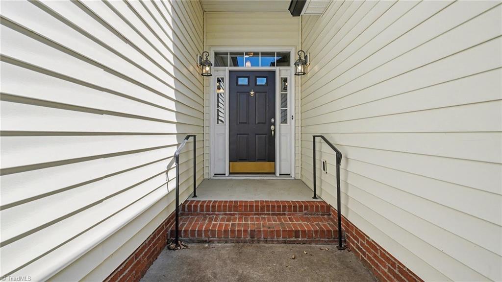 5305 Old Plantation Circle Property Photo 2