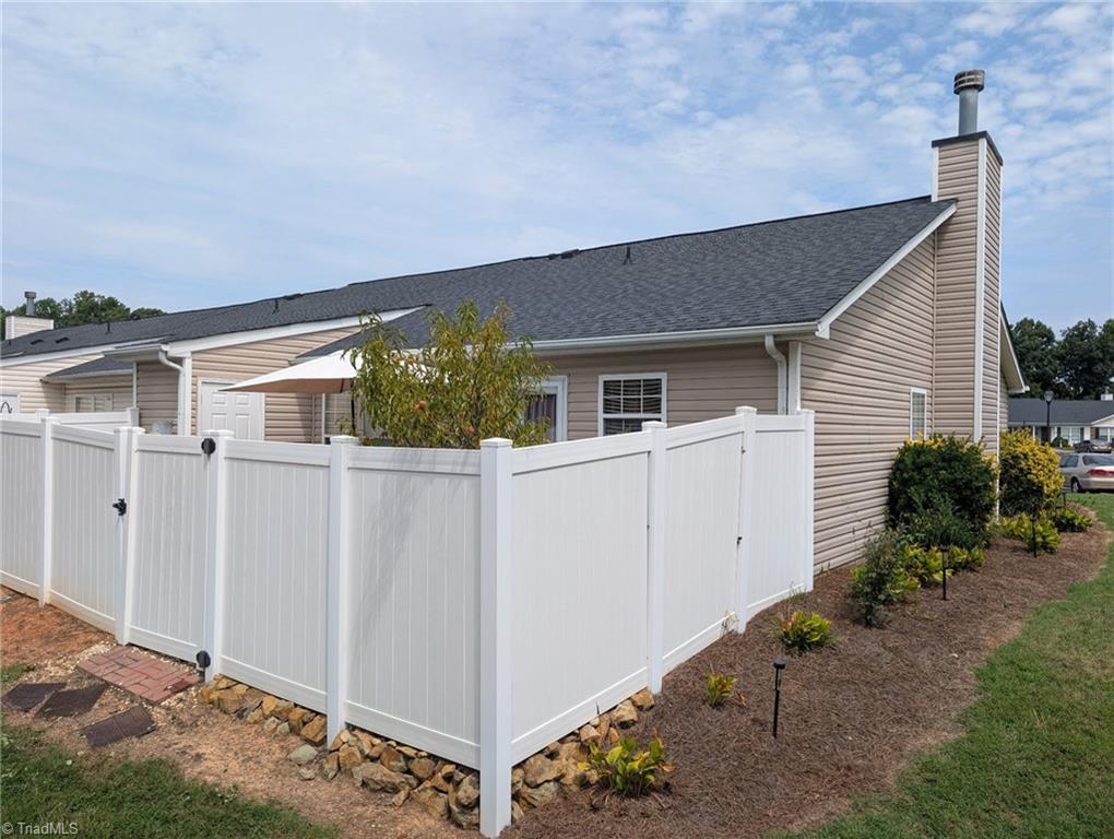 1008 Chesapeake Lane Property Photo 4