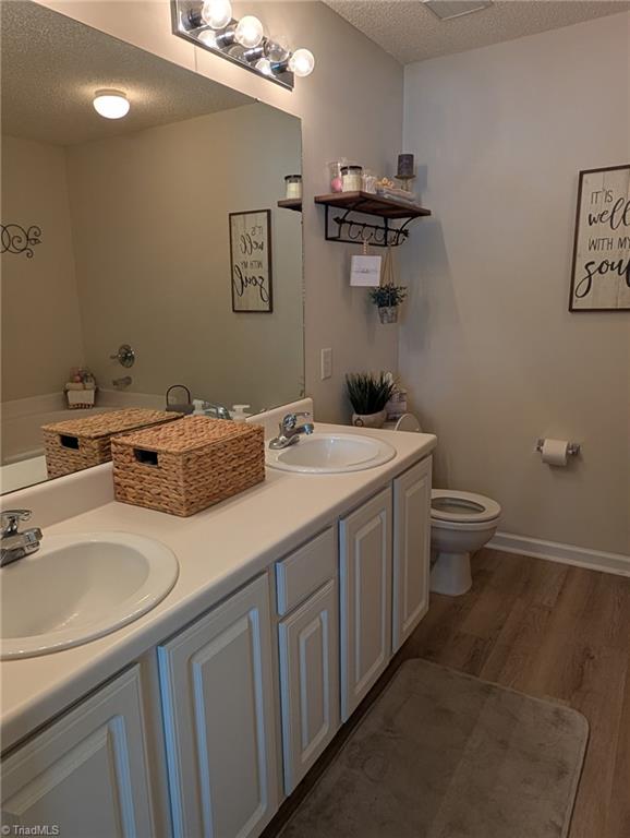 1008 Chesapeake Lane Property Photo 17