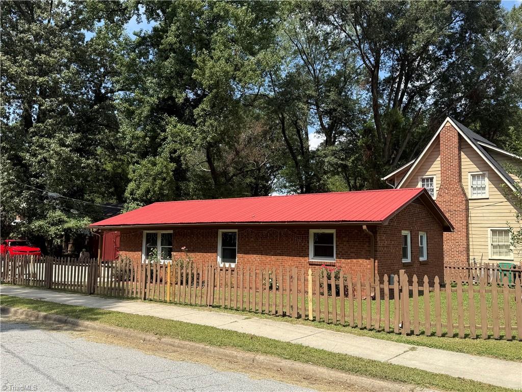 301 E State Avenue Property Photo 1