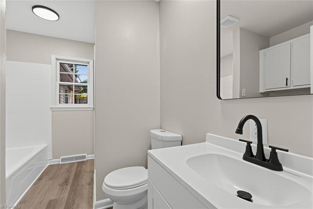 2110 Kylemore Drive Property Photo 10