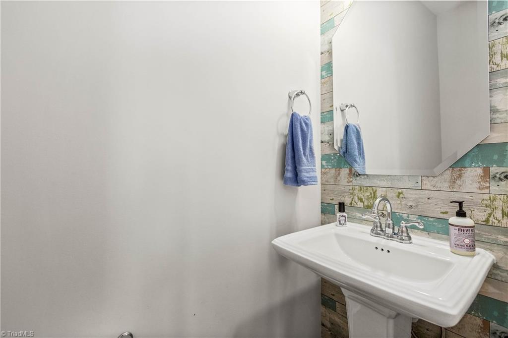 7001 Lowline Drive Property Photo 18