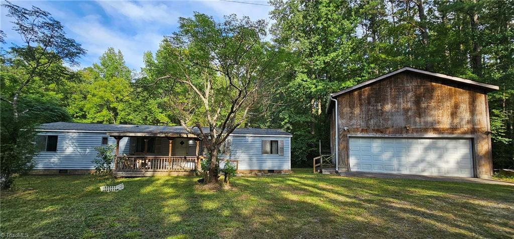 6848-b Nc Highway 87 S Property Photo 1