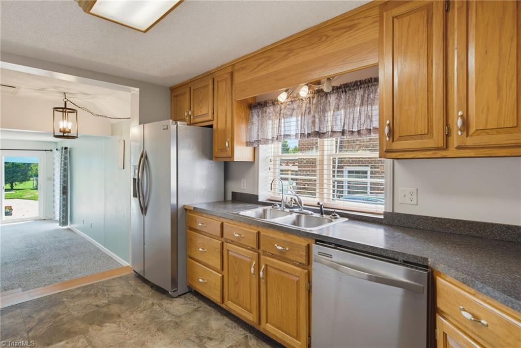 218 Williamson Street Property Photo 7