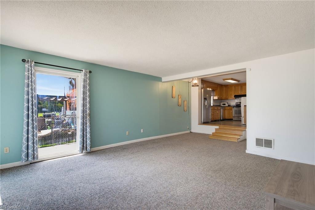 218 Williamson Street Property Photo 14