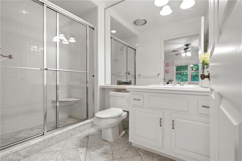 633 Huntington Drive Property Photo 8