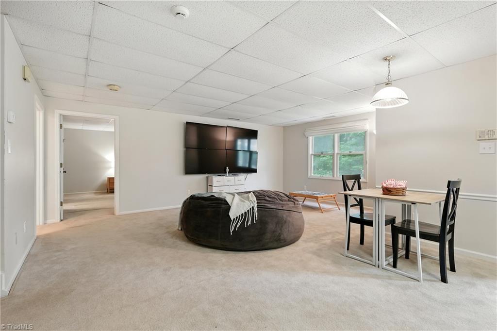 633 Huntington Drive Property Photo 12