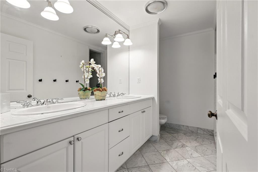633 Huntington Drive Property Photo 14
