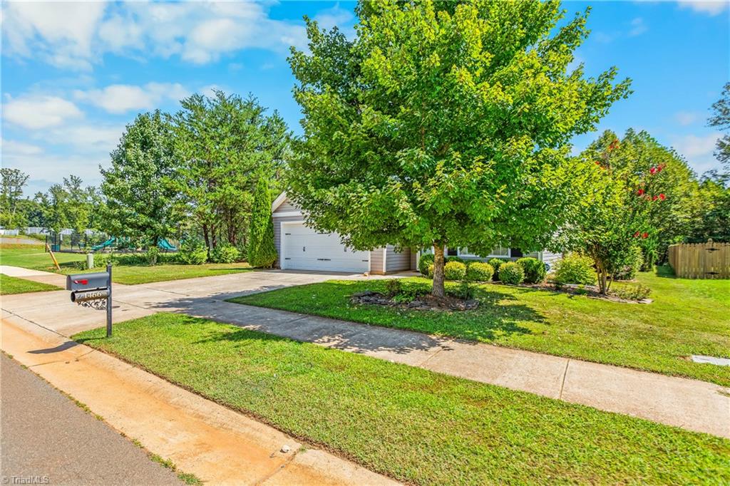 1466 Weatherend Drive Property Photo 3