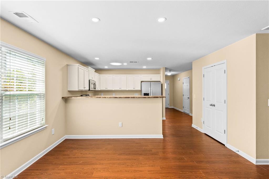 1466 Weatherend Drive Property Photo 12