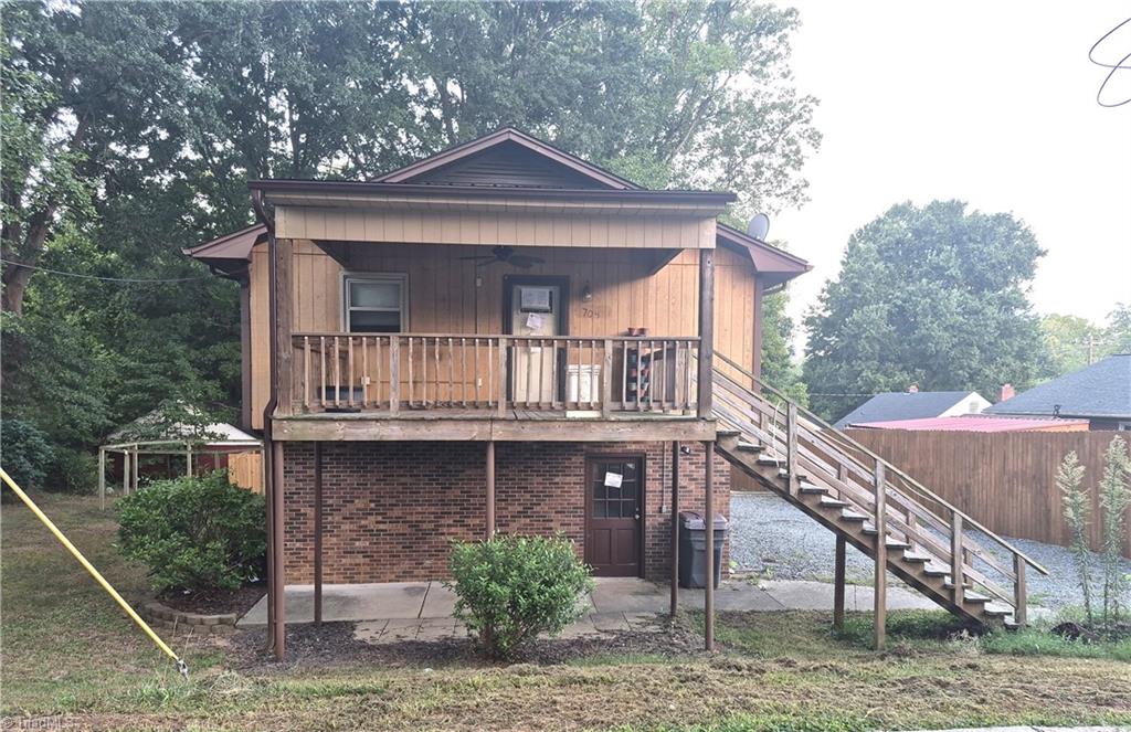 704 Baker Street Property Photo 1