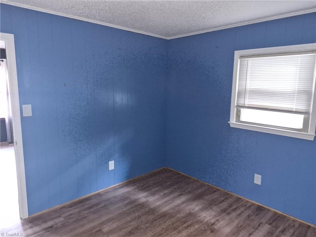 704 Baker Street Property Photo 5