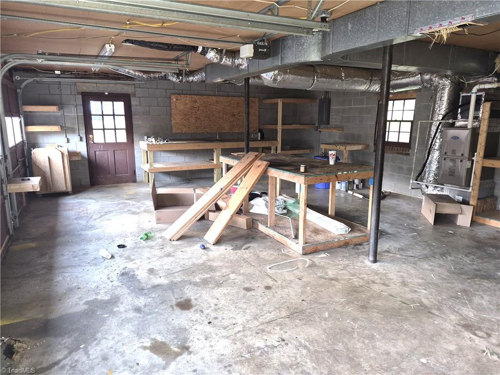704 Baker Street Property Photo 12