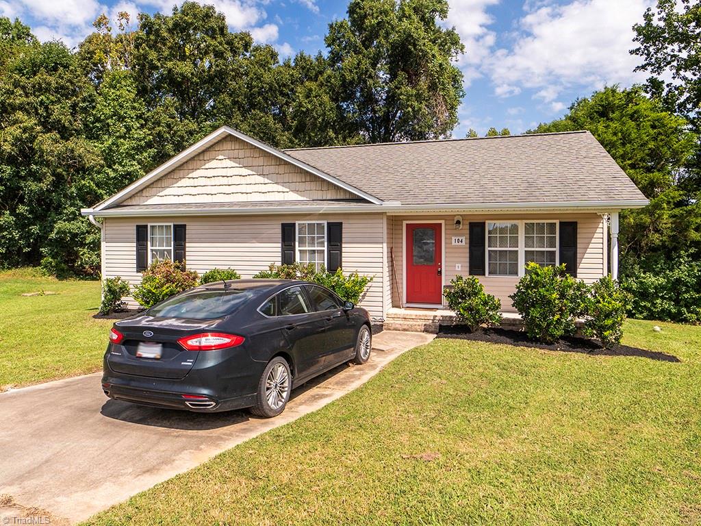 104 Taylors Court Property Photo 1