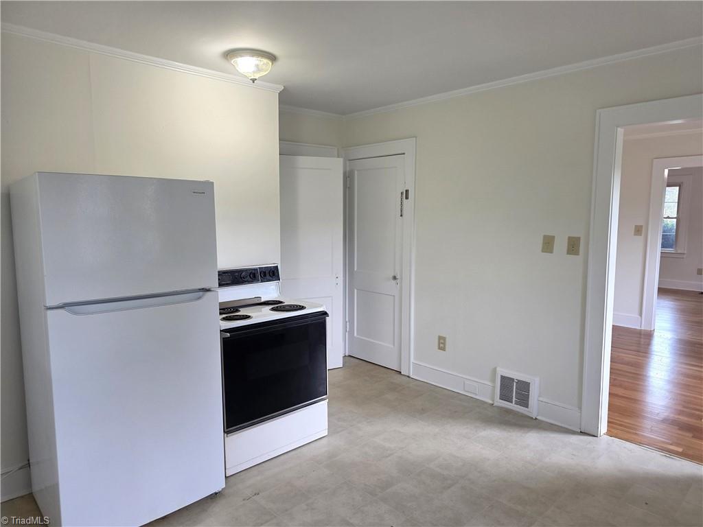 607 W Main Street Property Photo 18
