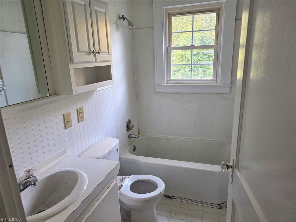 607 W Main Street Property Photo 20