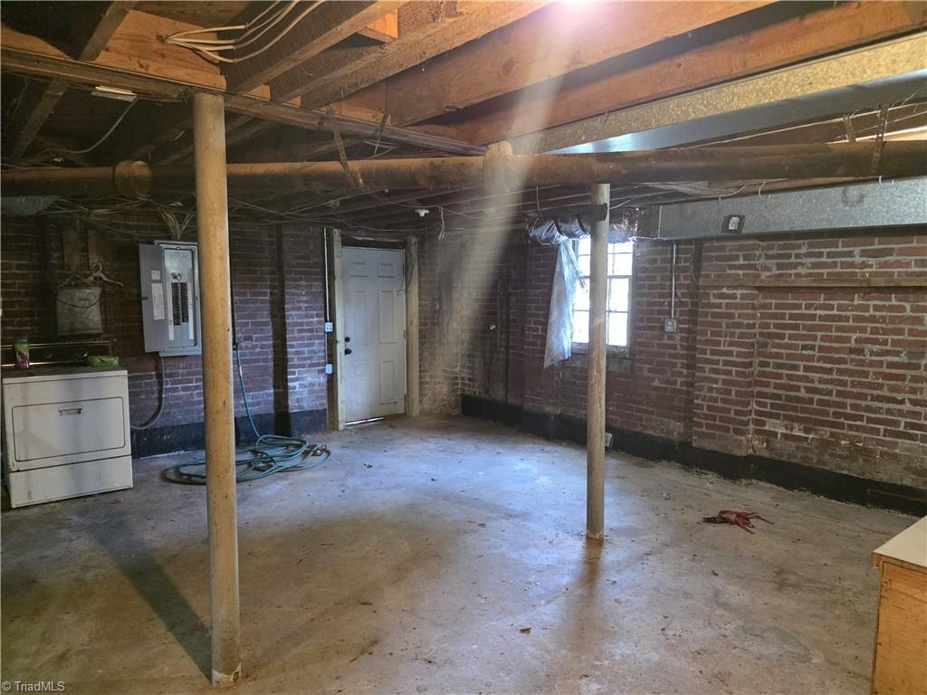 607 W Main Street Property Photo 26