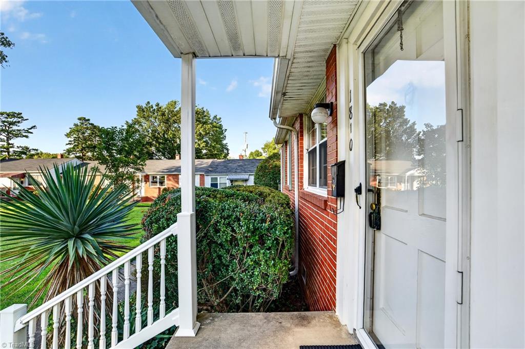1810 Villa Drive Property Photo 2