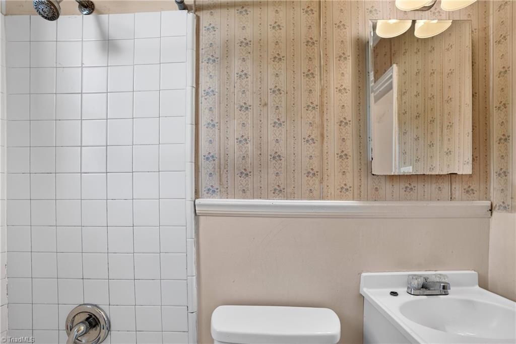 1810 Villa Drive Property Photo 13