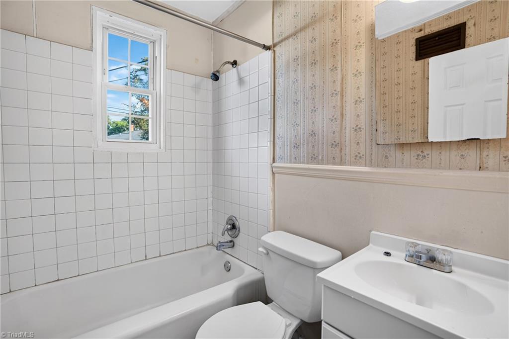1810 Villa Drive Property Photo 14