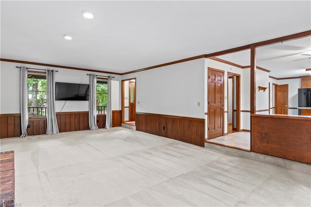 499 Reigate Drive Property Photo 8