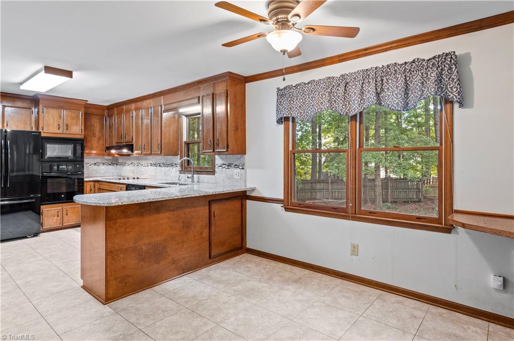 499 Reigate Drive Property Photo 10