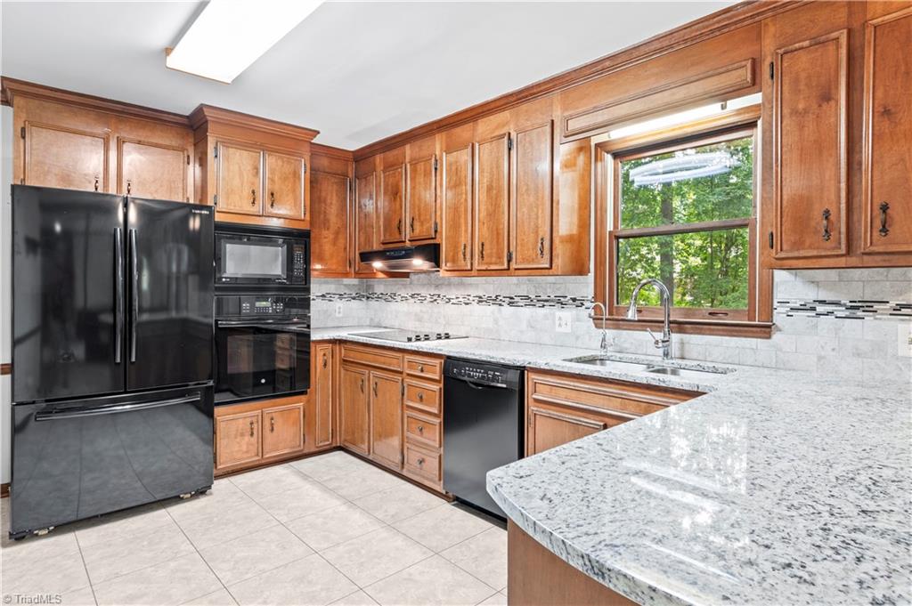 499 Reigate Drive Property Photo 13