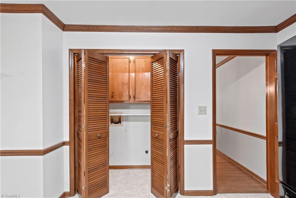 499 Reigate Drive Property Photo 15