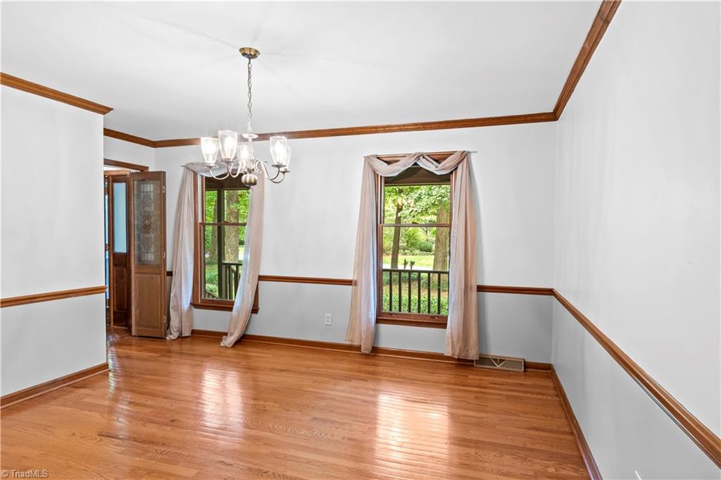 499 Reigate Drive Property Photo 16
