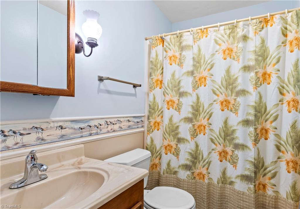 499 Reigate Drive Property Photo 27