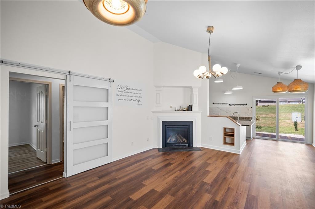 110 Habersham Court Property Photo 4