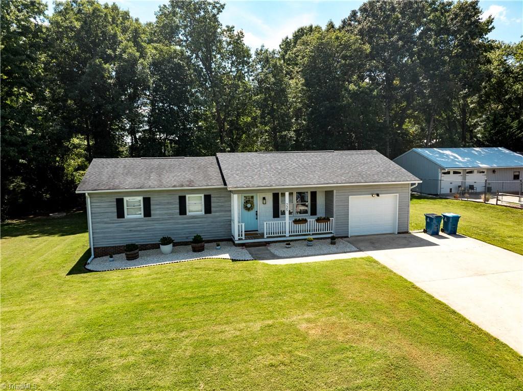 725 Beech Street Property Photo 2