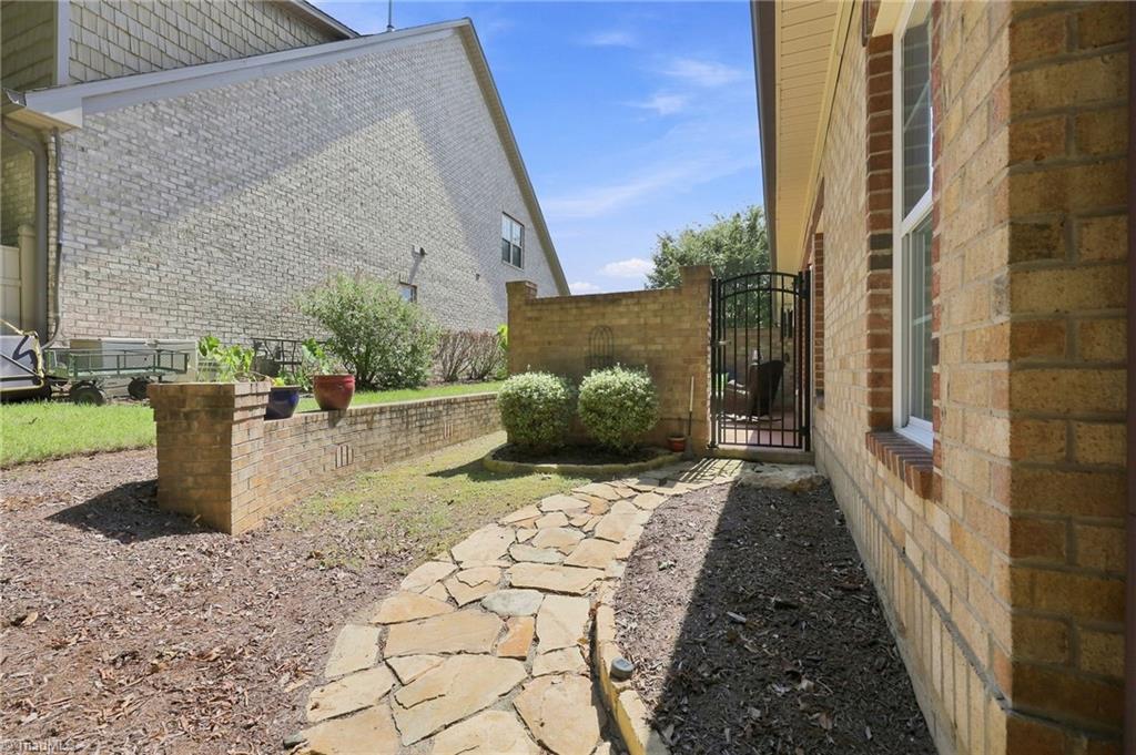 1131 Heritage Path Lane Property Photo 47