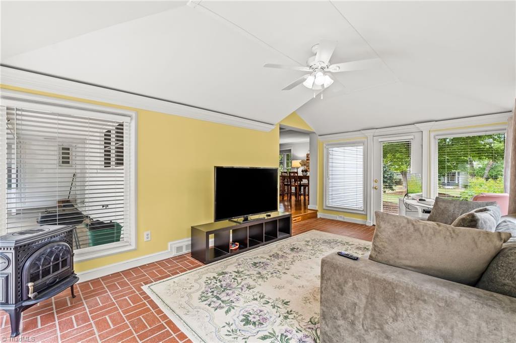 510 Florham Drive Property Photo 8