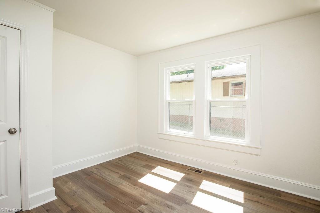 208 Underhill Street Property Photo 10